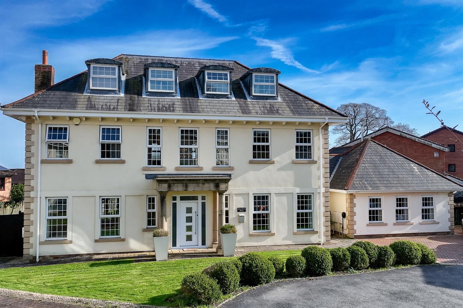 Llwynderw House, 10 Image