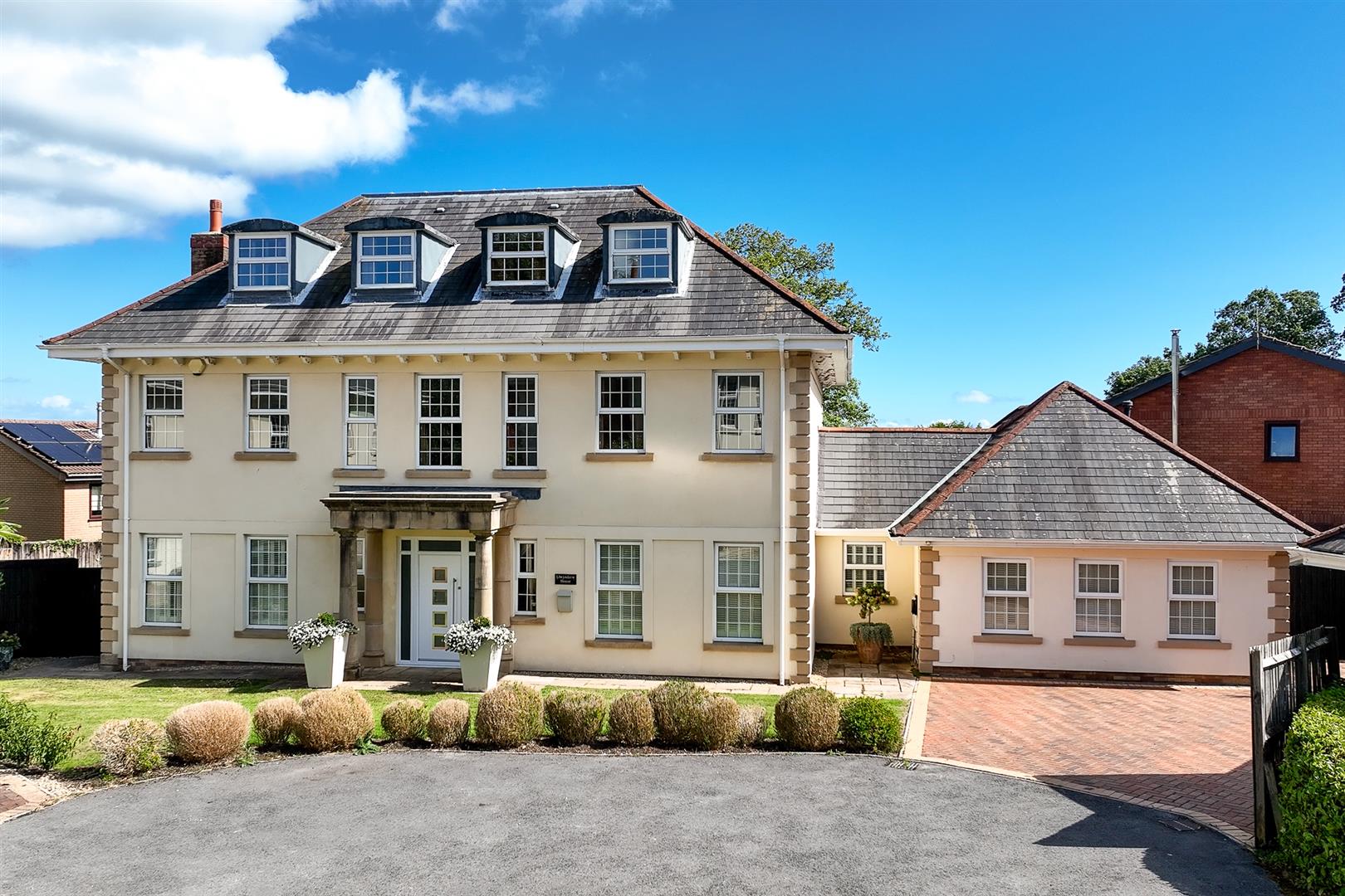 Llwynderw House, 10 Image
